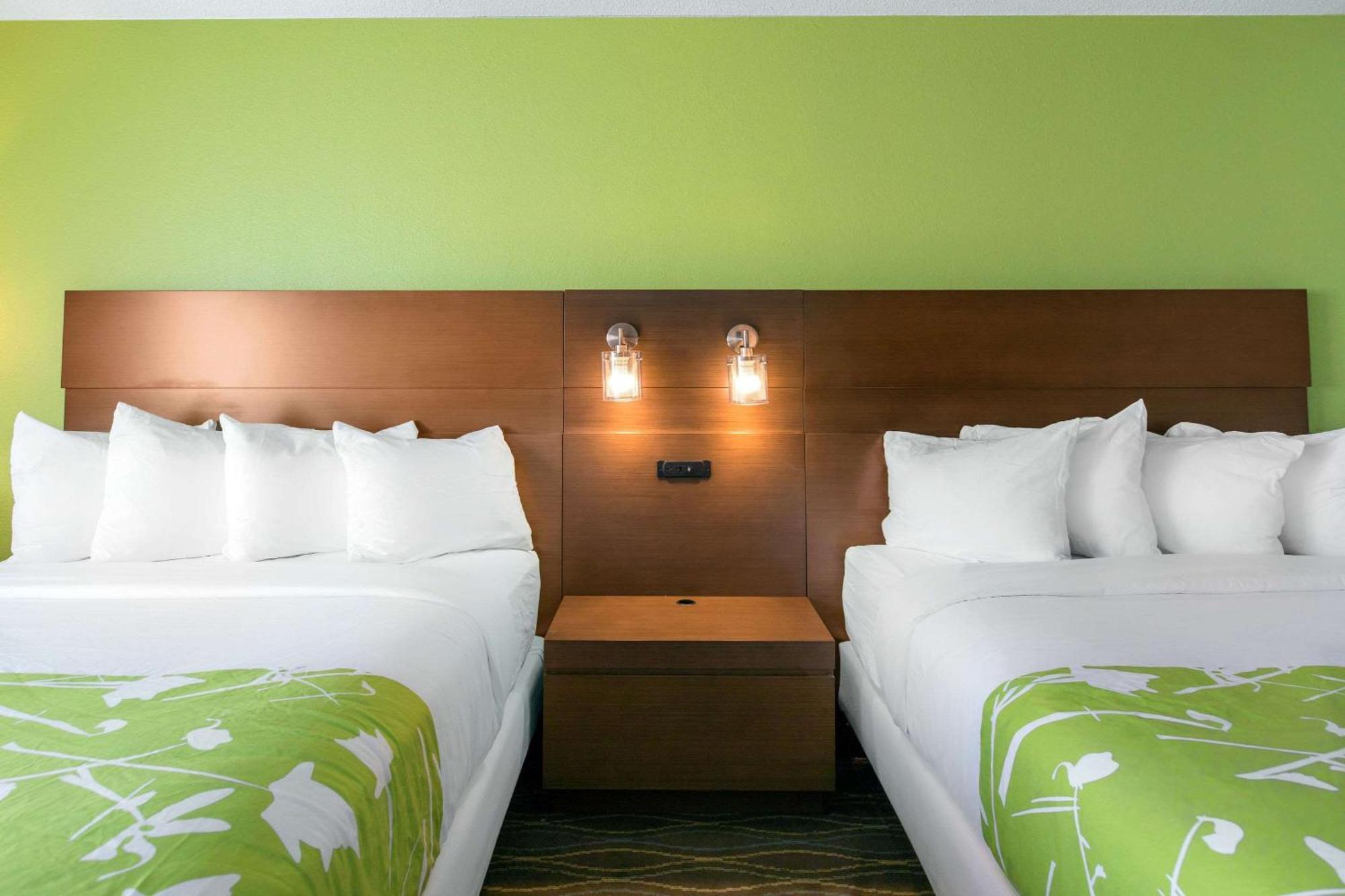 Radisson Riverfront 3*