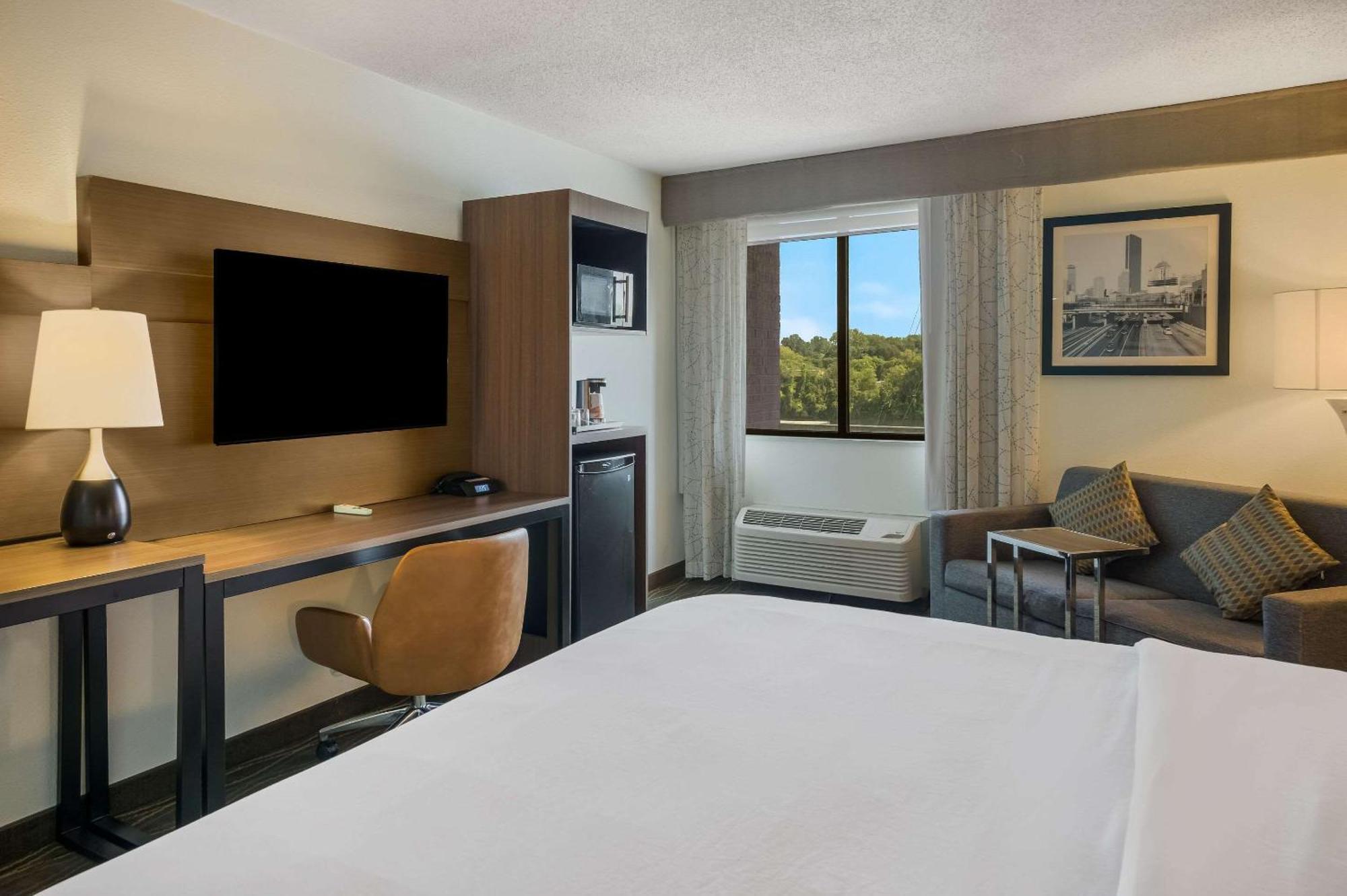 Radisson Riverfront Grand Rapids