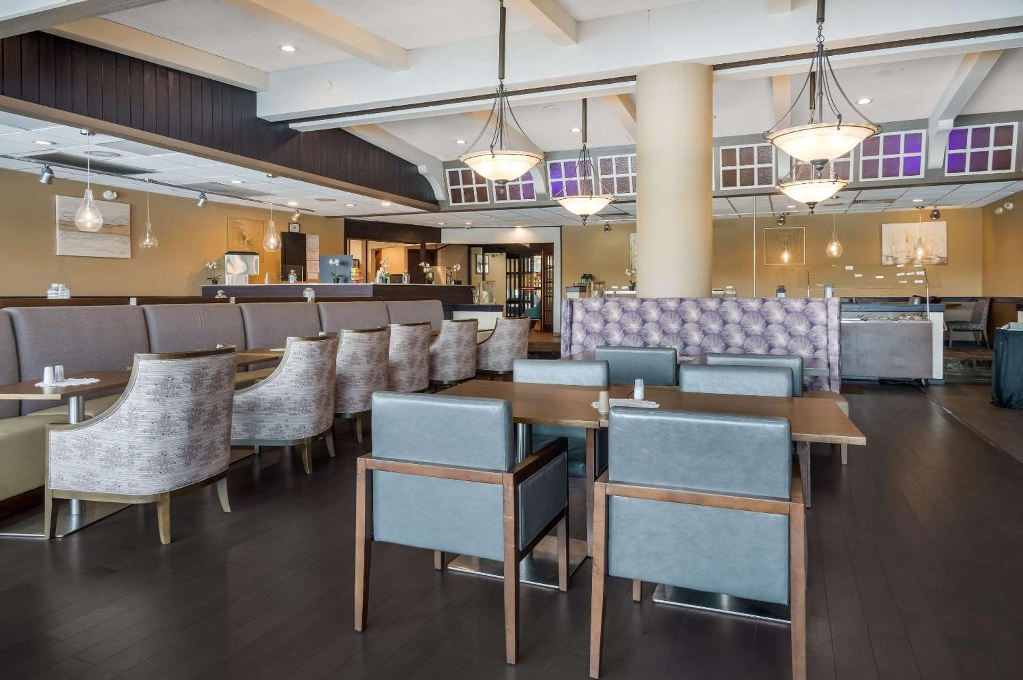 Hotel Radisson Riverfront 3*