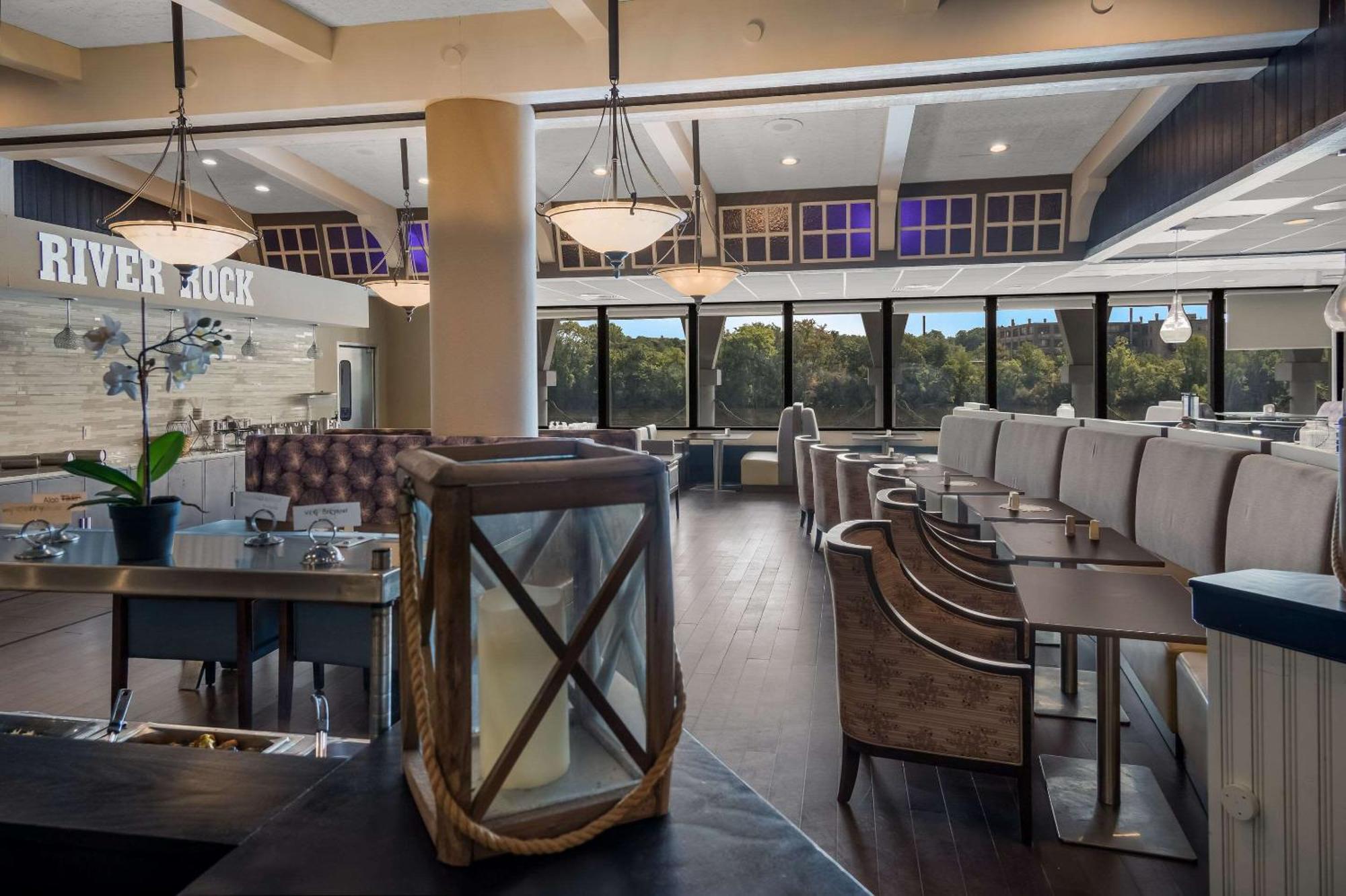 Radisson Riverfront 3* Grand Rapids