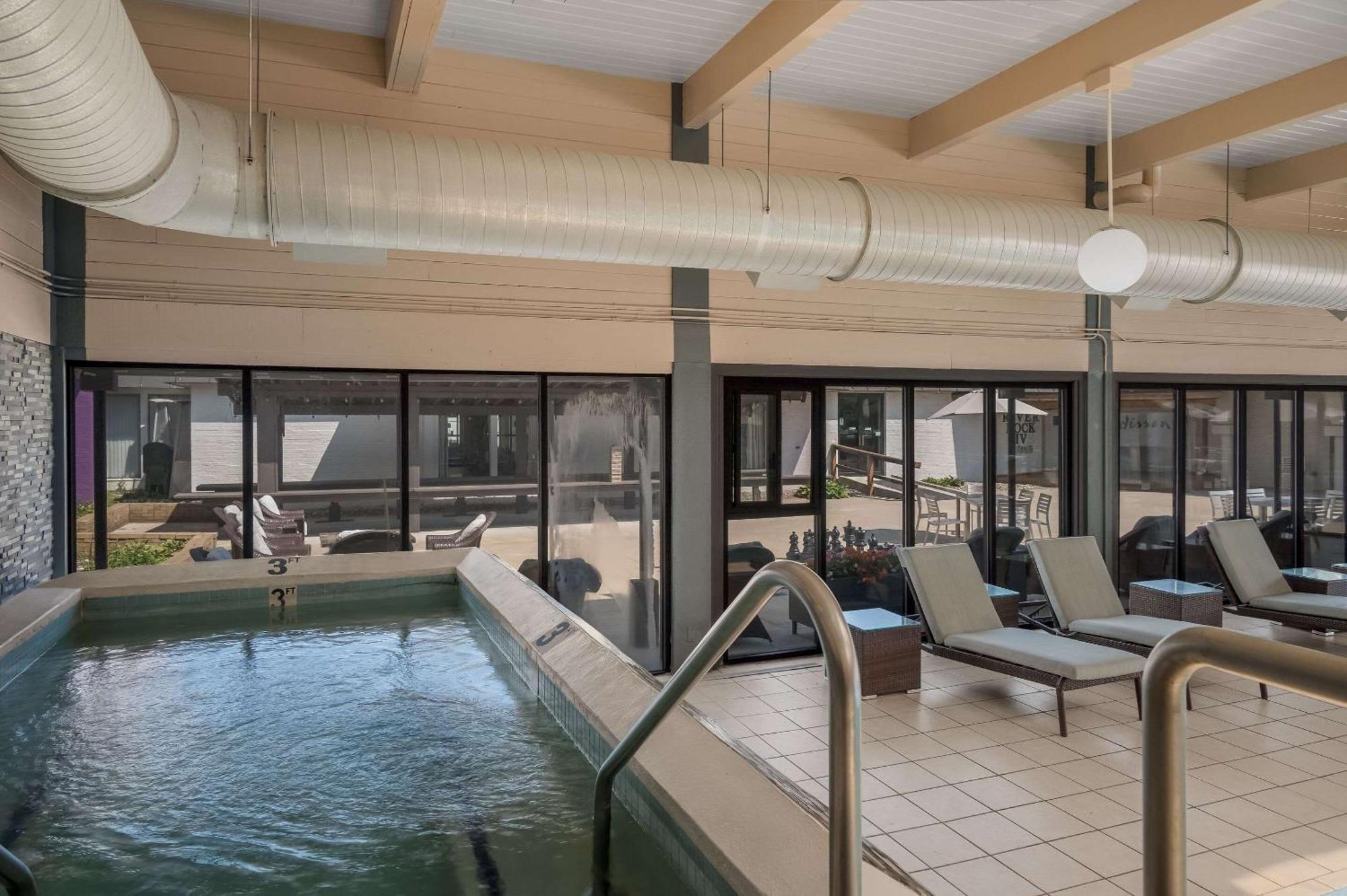 Radisson Riverfront Hotel