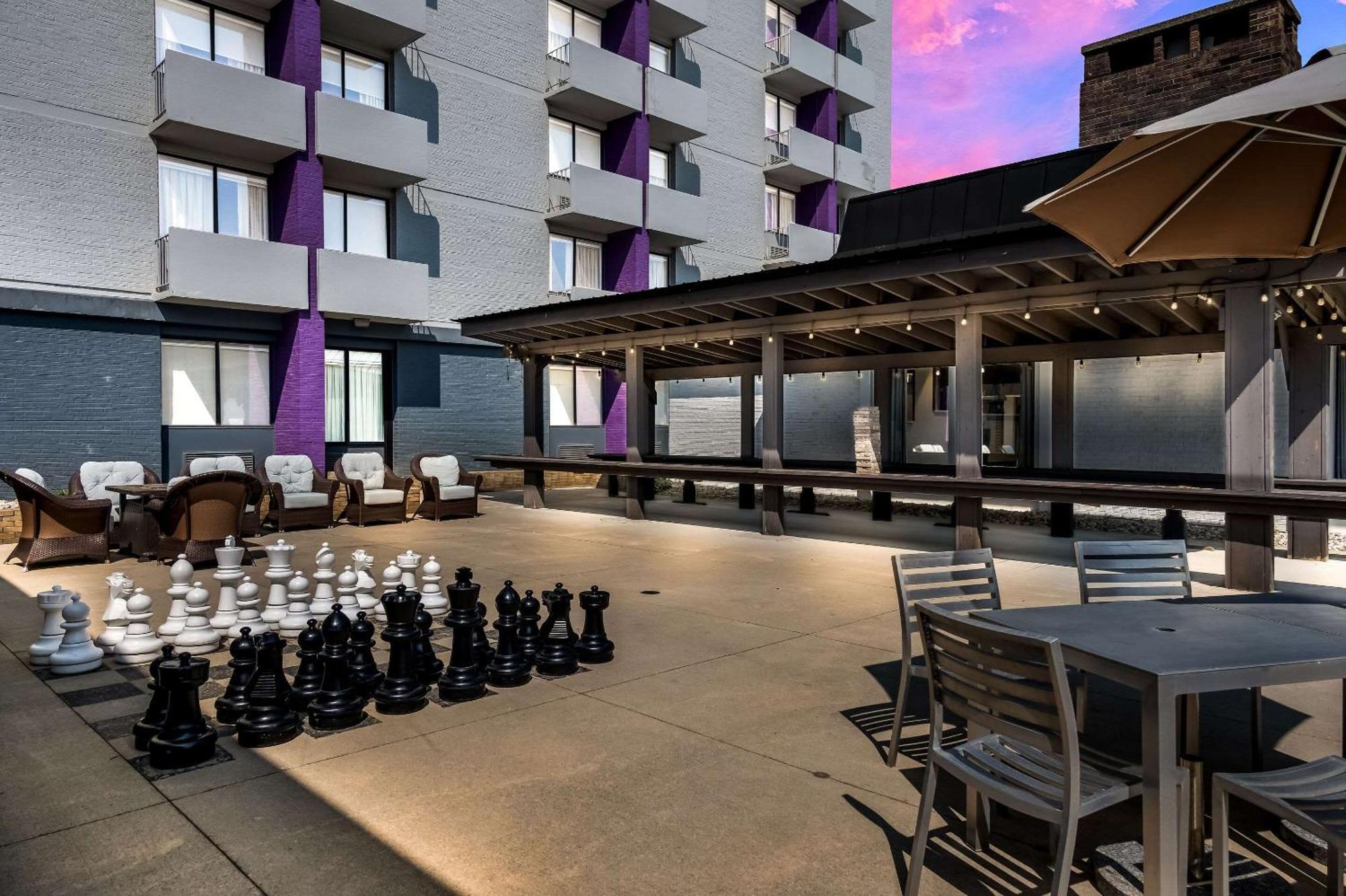 Hotel Radisson Riverfront 3*