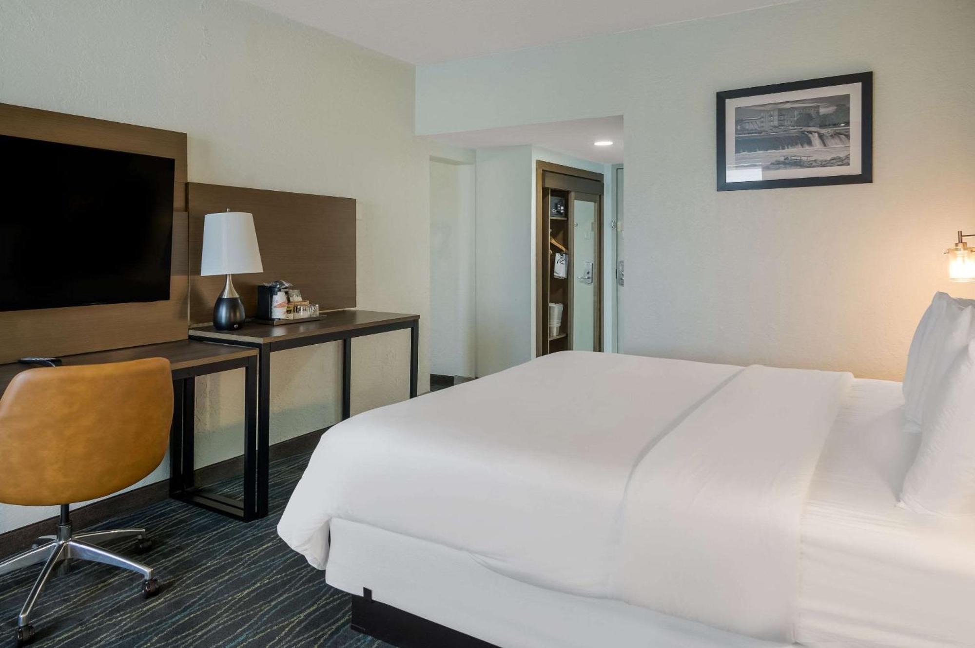Radisson Riverfront Hotel Grand Rapids