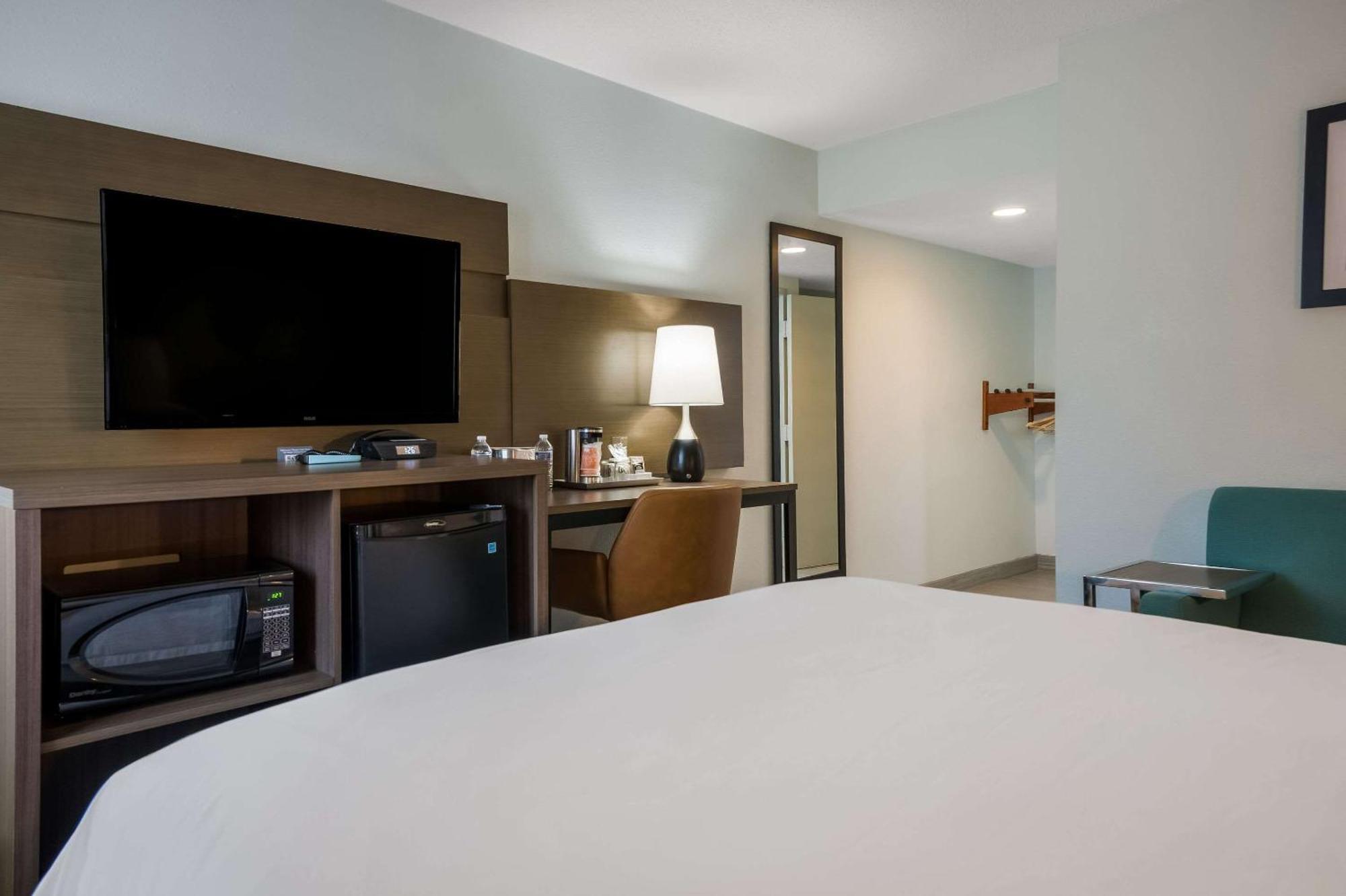 Radisson Riverfront Hotel