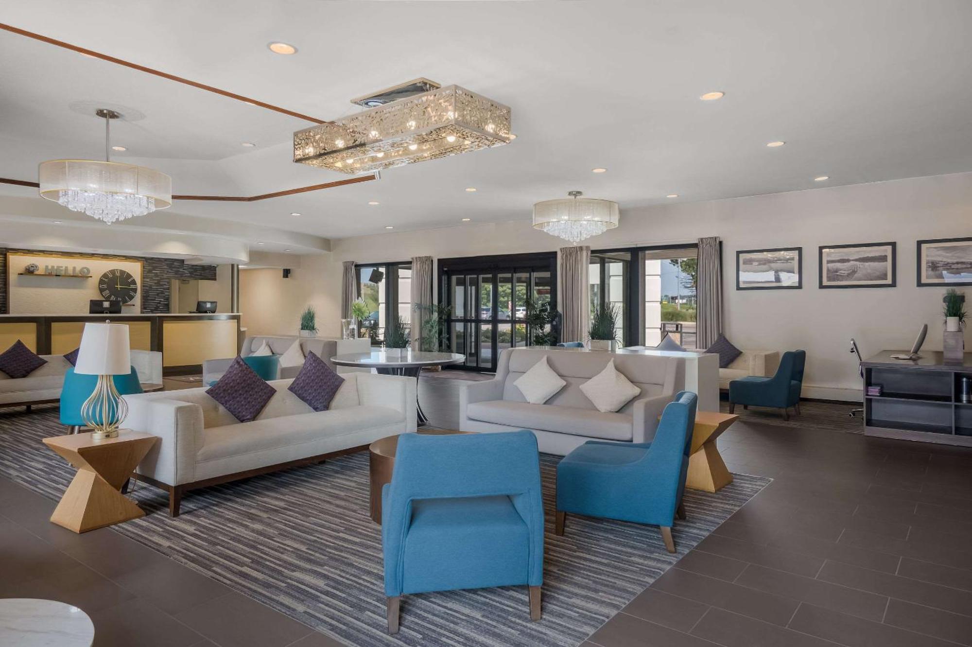 Radisson Riverfront 3*
