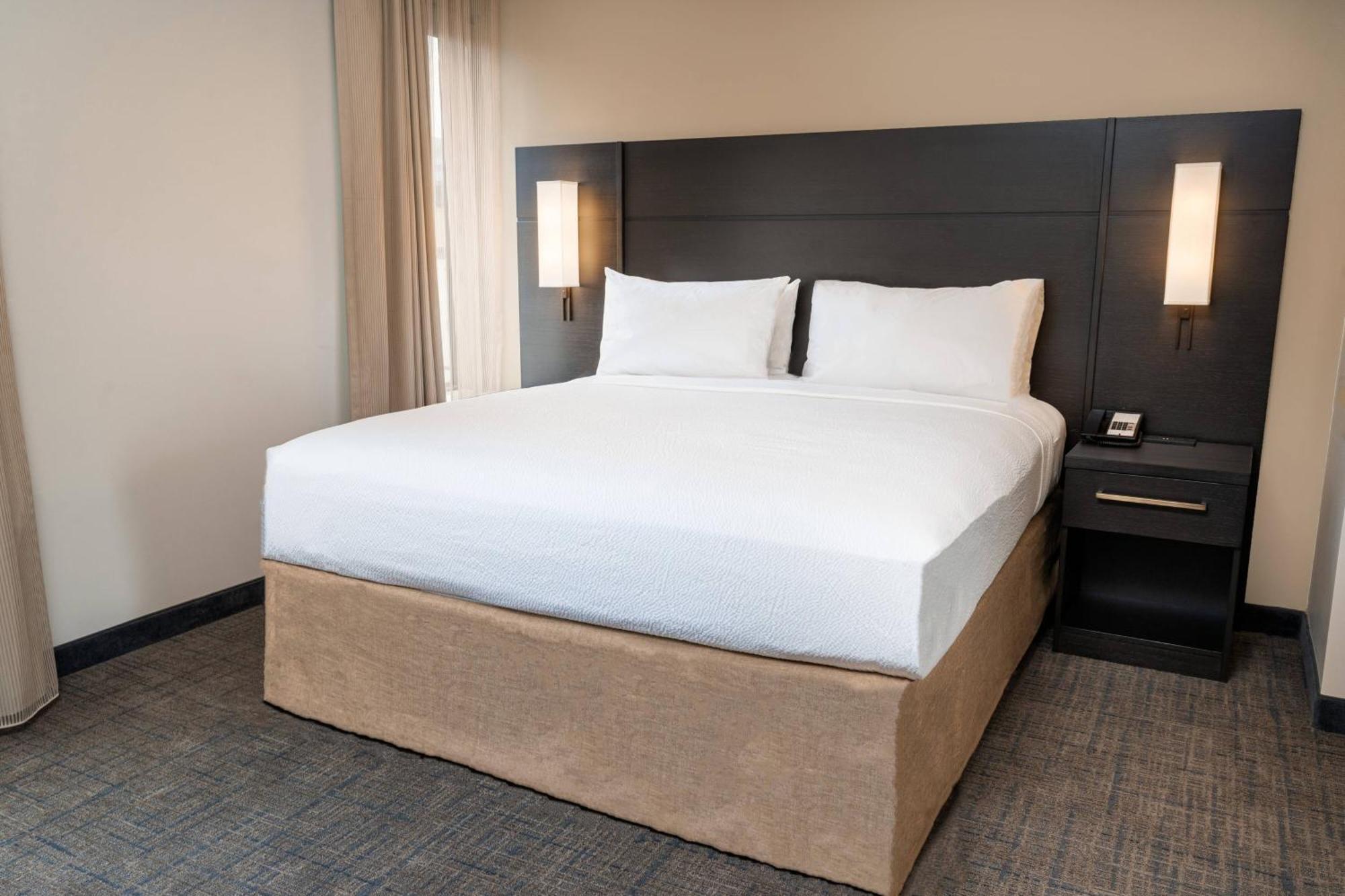 By Marriott Downtown Hotel 3*