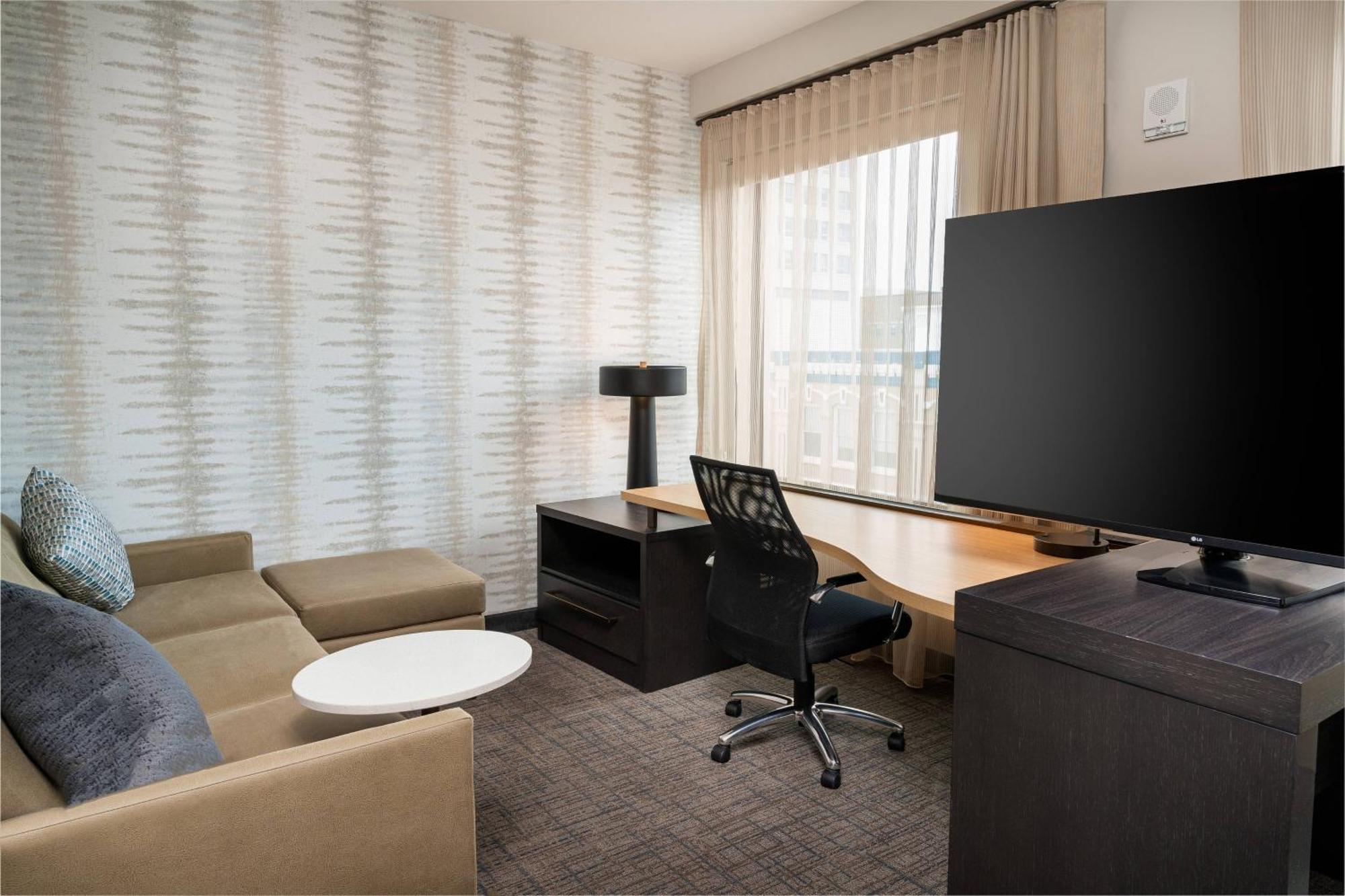 Hotel By Marriott Downtown