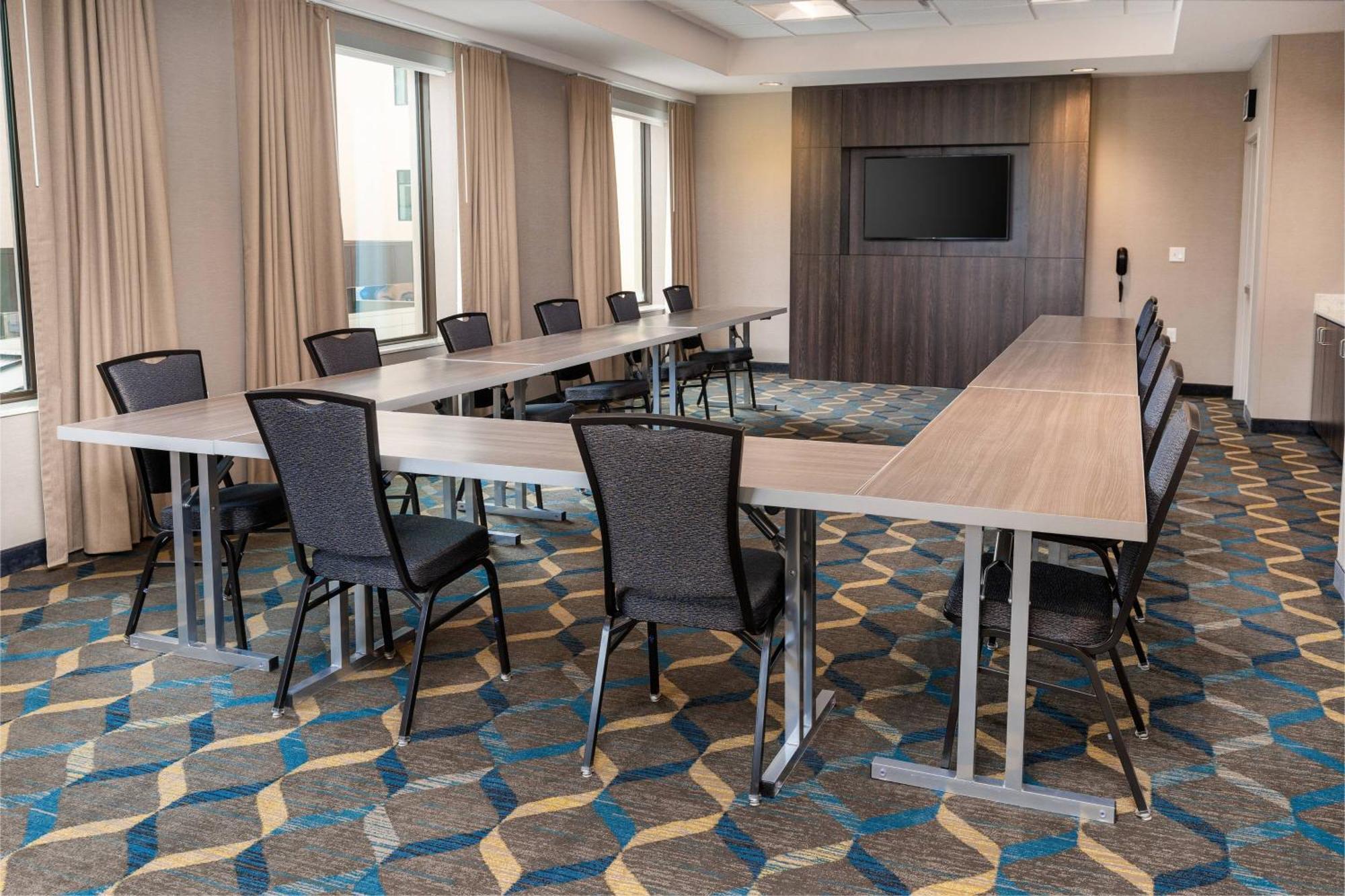 By Marriott Downtown Hotel 3*