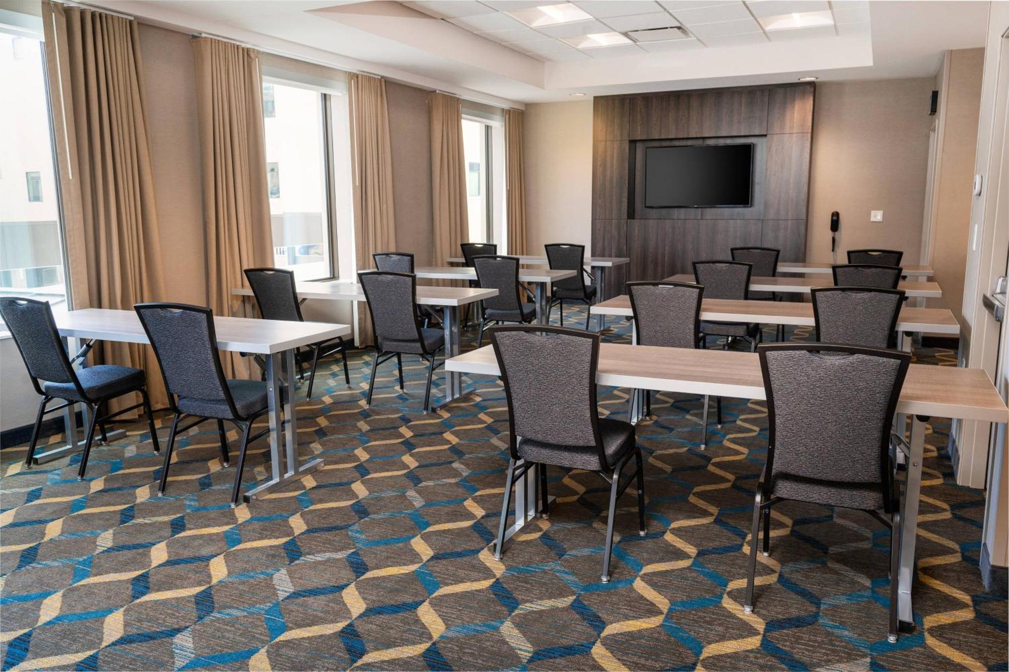 By Marriott Downtown Hotel Grand Rapids
