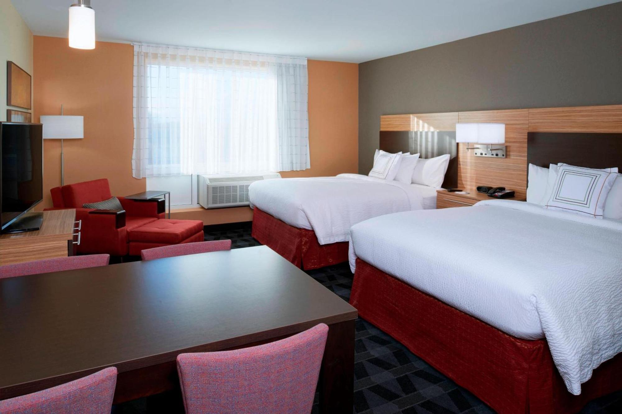Towneplace By Marriott Airport Hotel