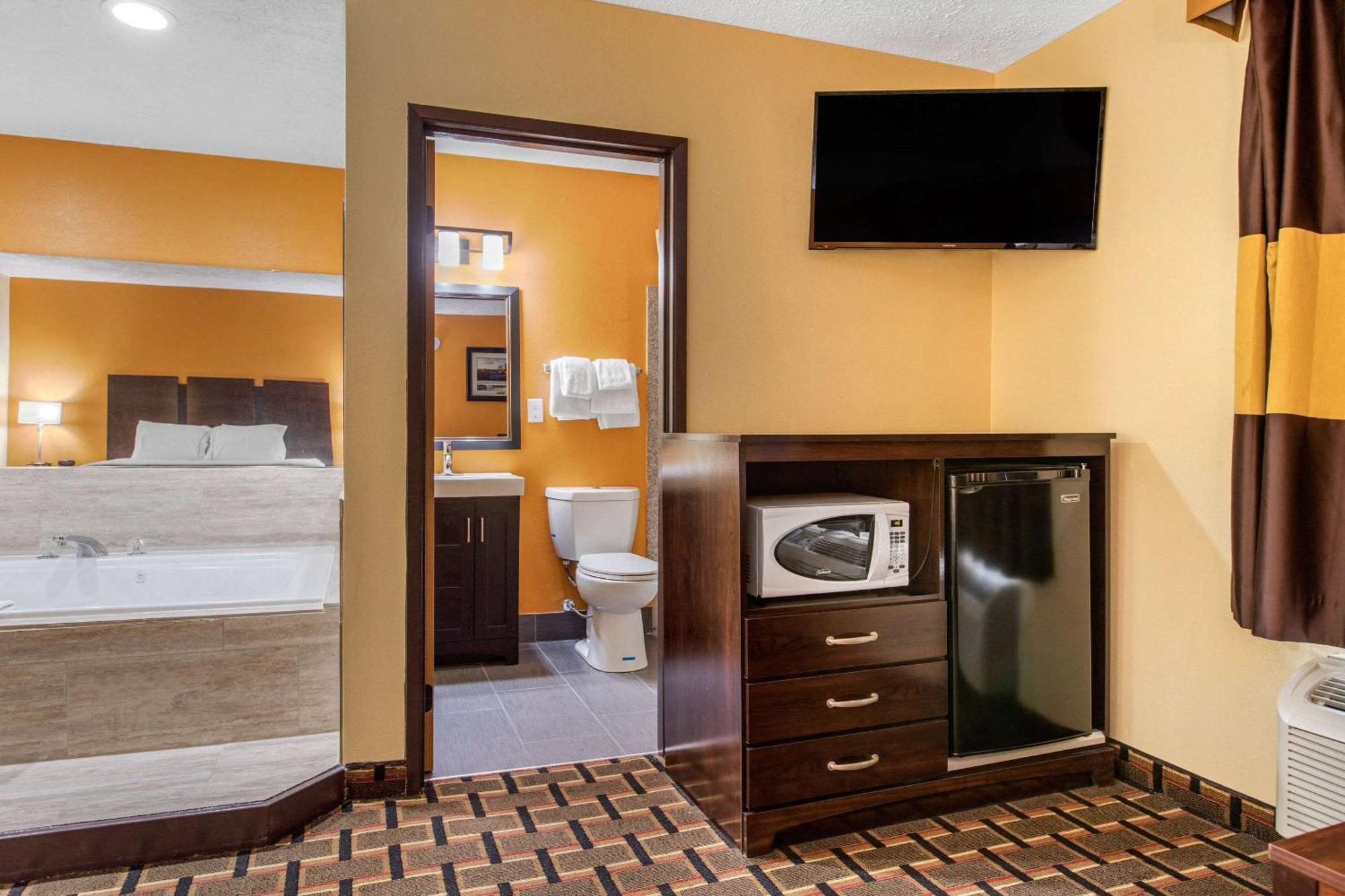 Quality Near Downtown Inn Grand Rapids