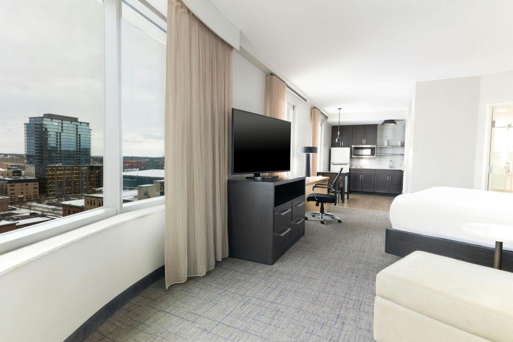 Hotel By Marriott Downtown Grand Rapids