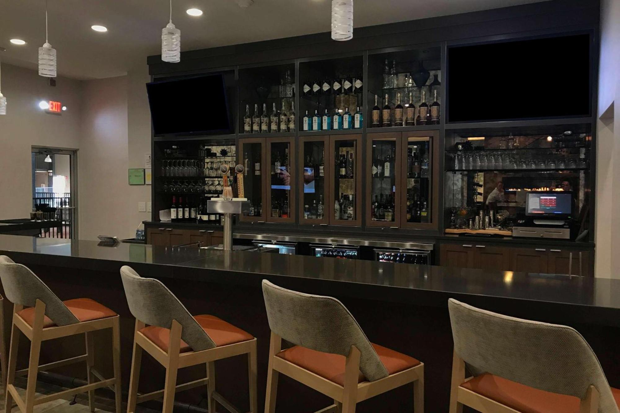 Sonesta Airport Hotel Grand Rapids