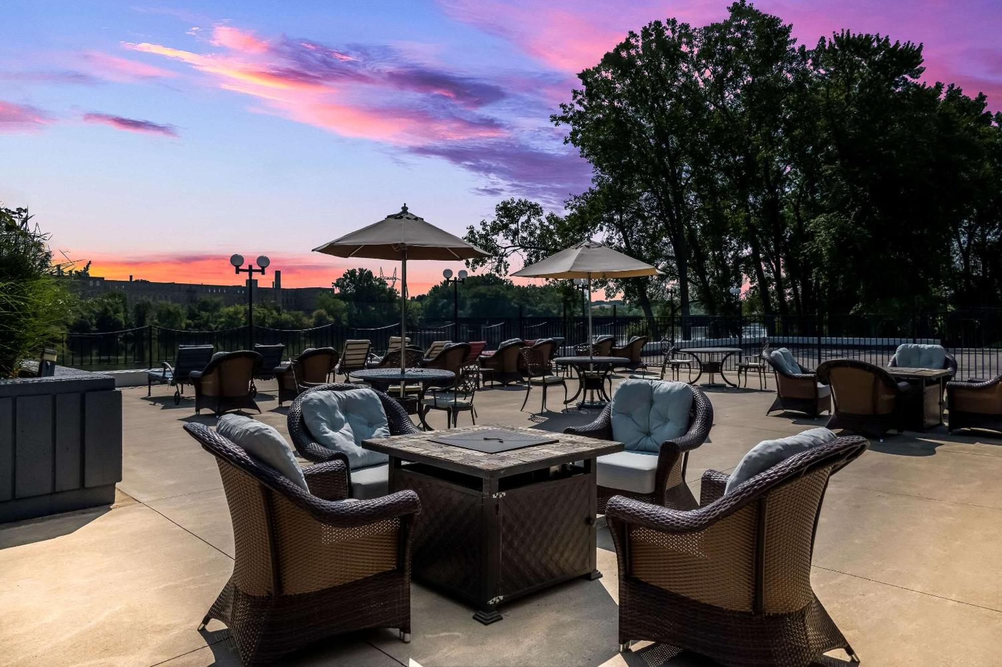Radisson Riverfront Hotel