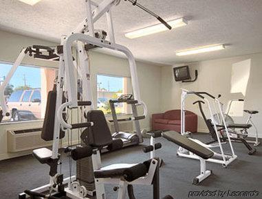 Quality Near Downtown Inn 2*
