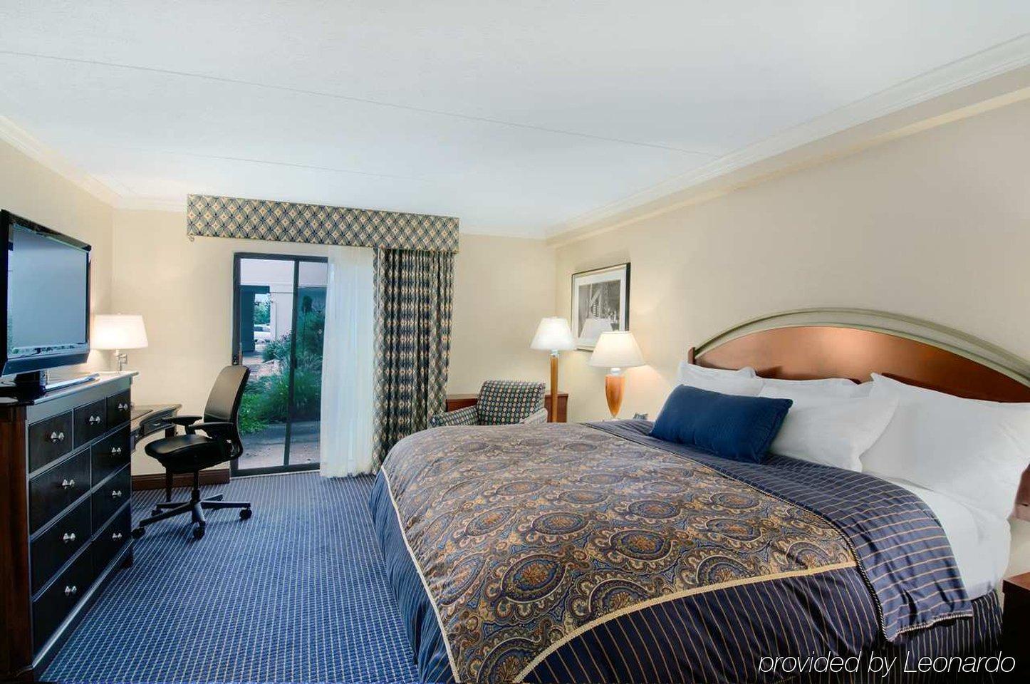 Doubletree By Hilton Airport Grand Rapids