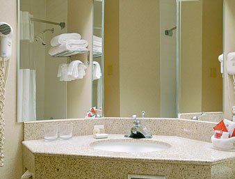 Hotel Sonesta Grand Rapids Airport
