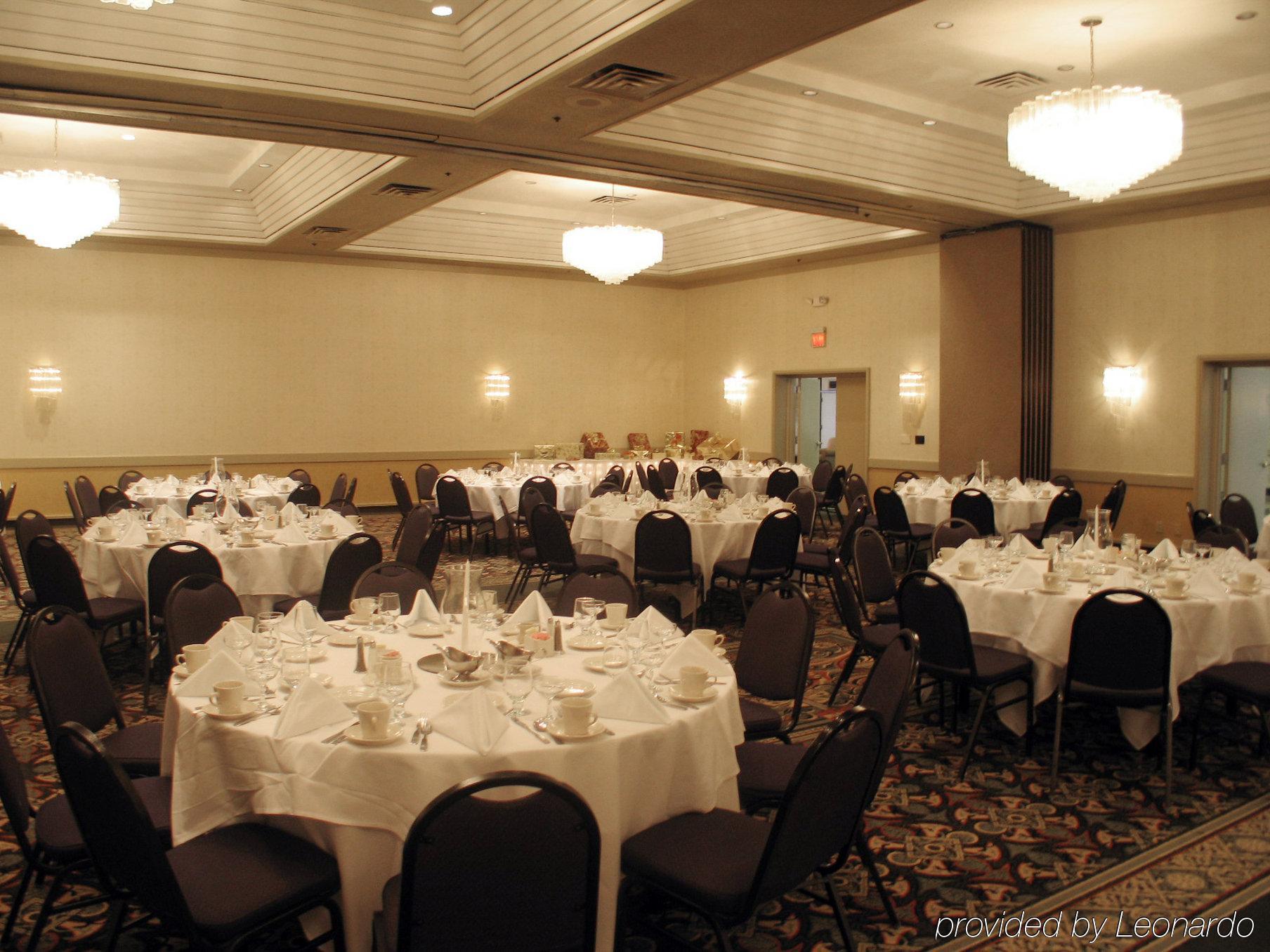 Sheraton Airport Hotel 4*