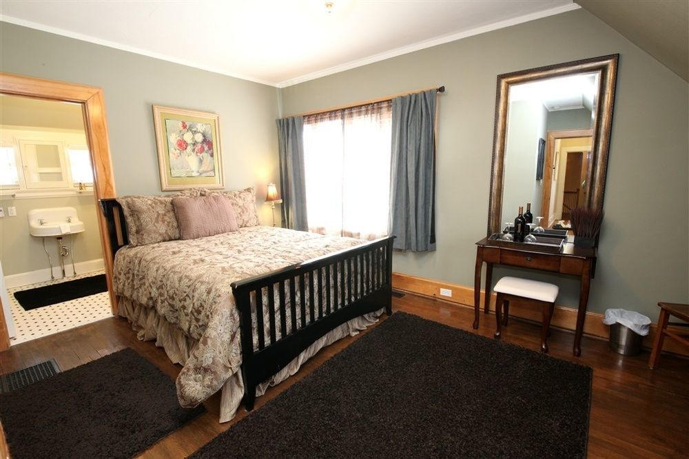 Leonard At Logan House 3*