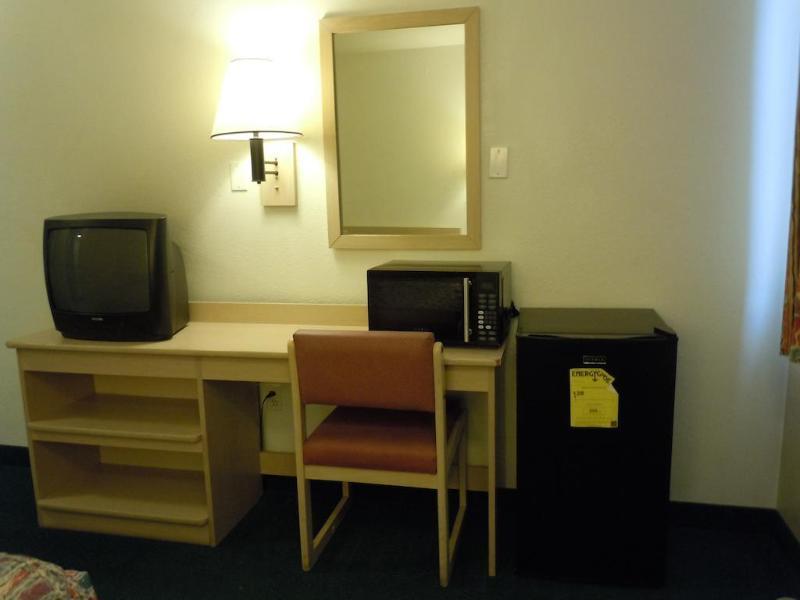 Motel Knights East Airport 2*
