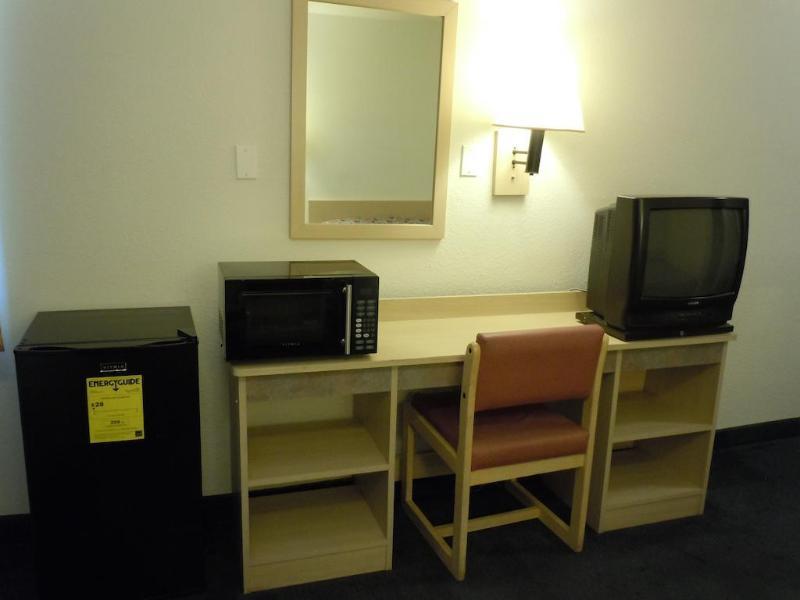 Motel Knights East Airport 2*