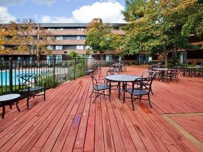 Sheraton Airport Hotel 4*
