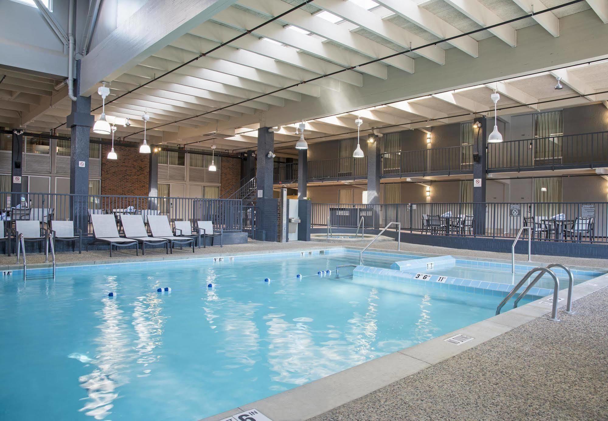 Hotel Sonesta Airport Grand Rapids