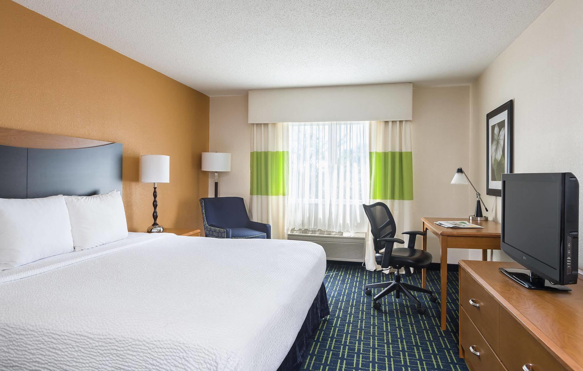 Hotel Fairfield & 3*