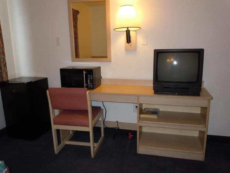 Motel Knights East Airport Grand Rapids