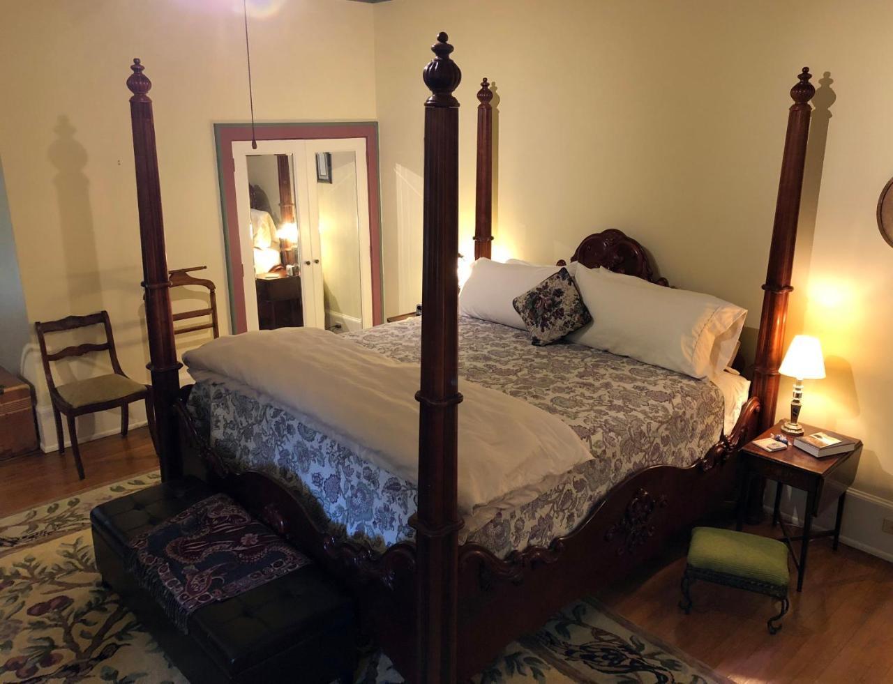 Bed & Breakfast The Parsonage Grand Rapids