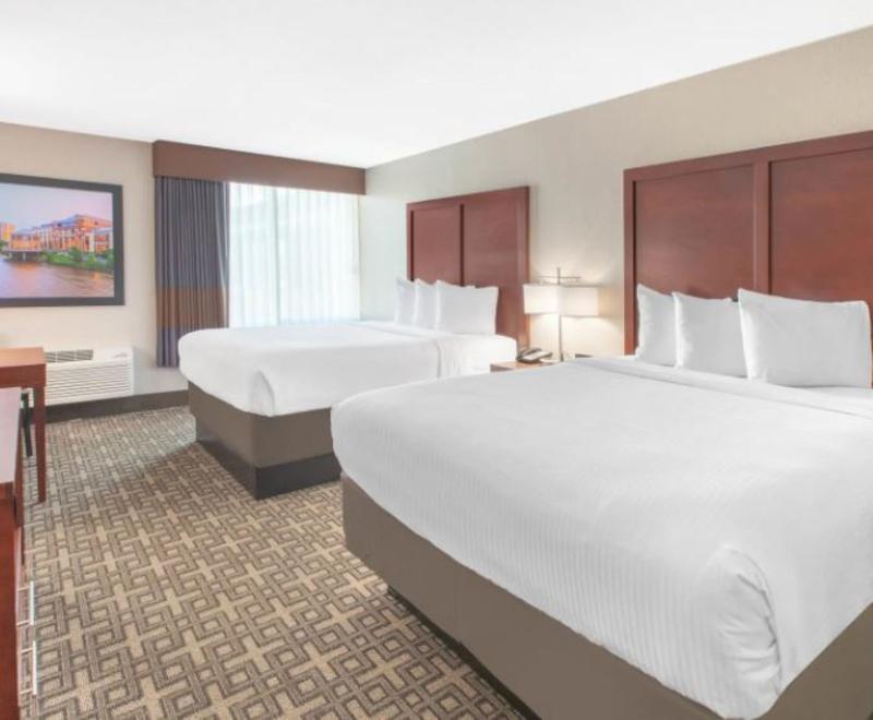 Hotel Baymont By Wyndham Near Downtown