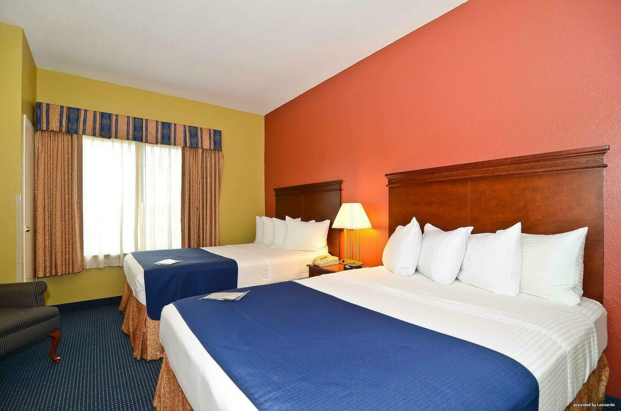 Hotel Western Executive & 3*