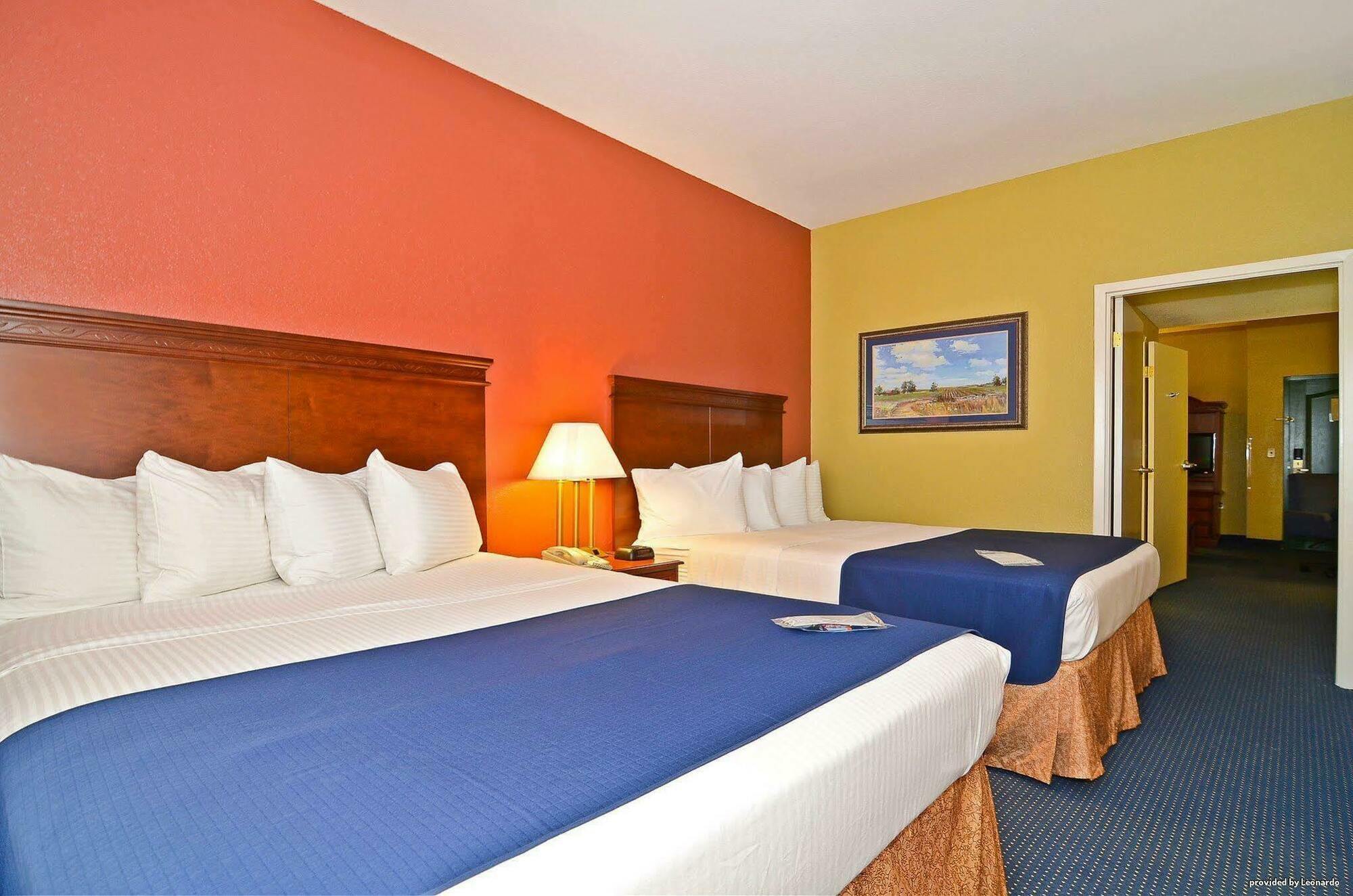 Hotel Western Executive & Grand Rapids