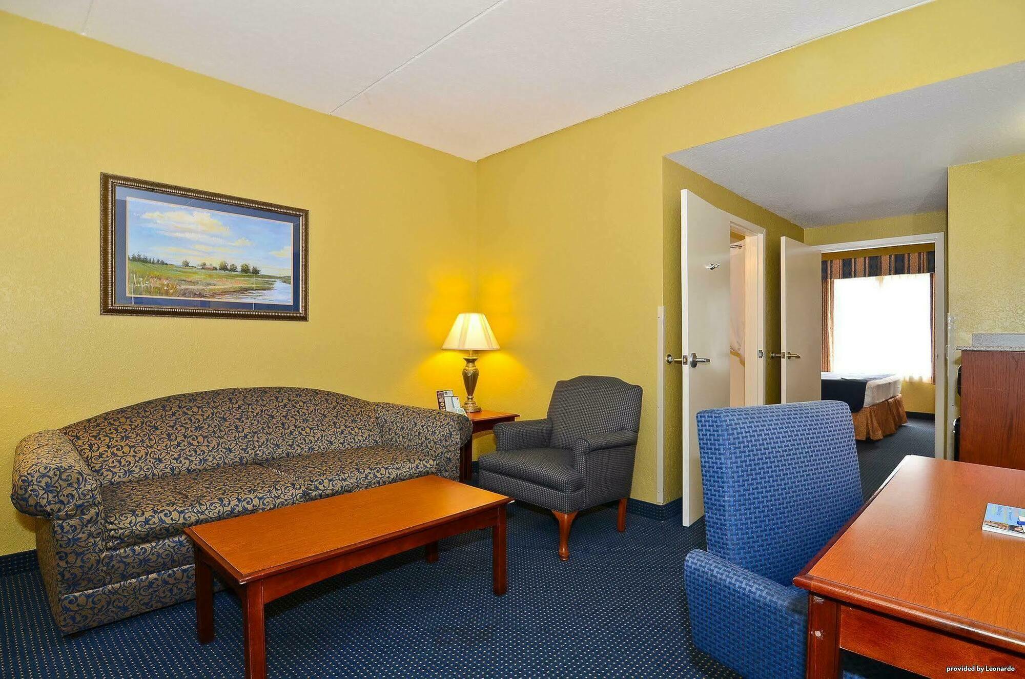 Hotel Western Executive & Grand Rapids