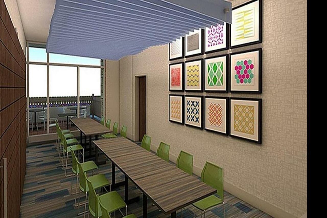 Hotel Express & - Airport - South By Ihg Grand Rapids