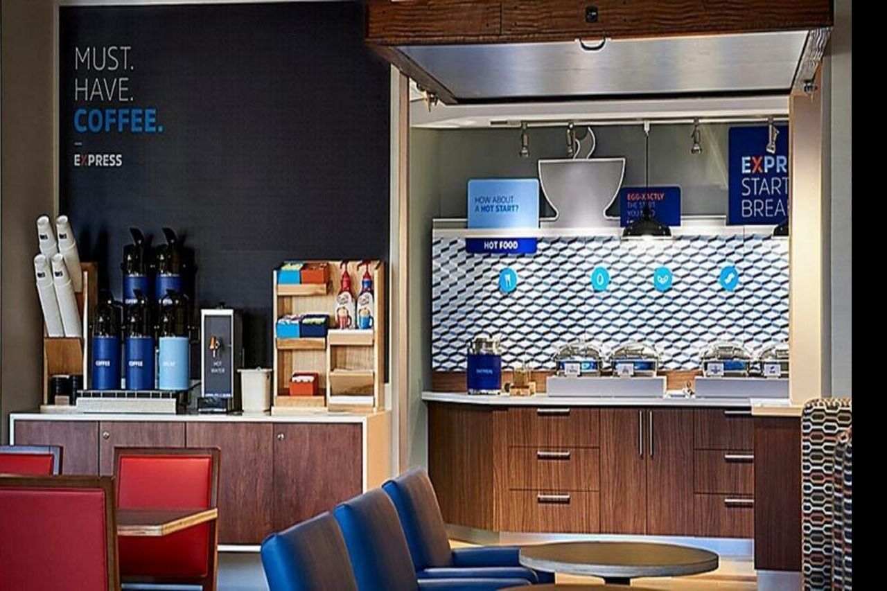 Express & - Airport - South By Ihg Hotel 3*