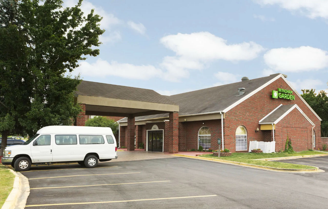 Wyndham Garden Airport Hotel